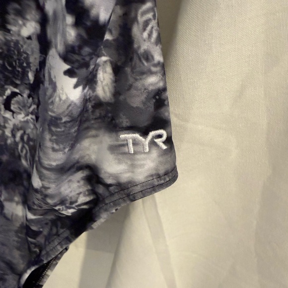 TYR Women's Monochrome Floral One Piece Swimsuit - Picture 3 of 7